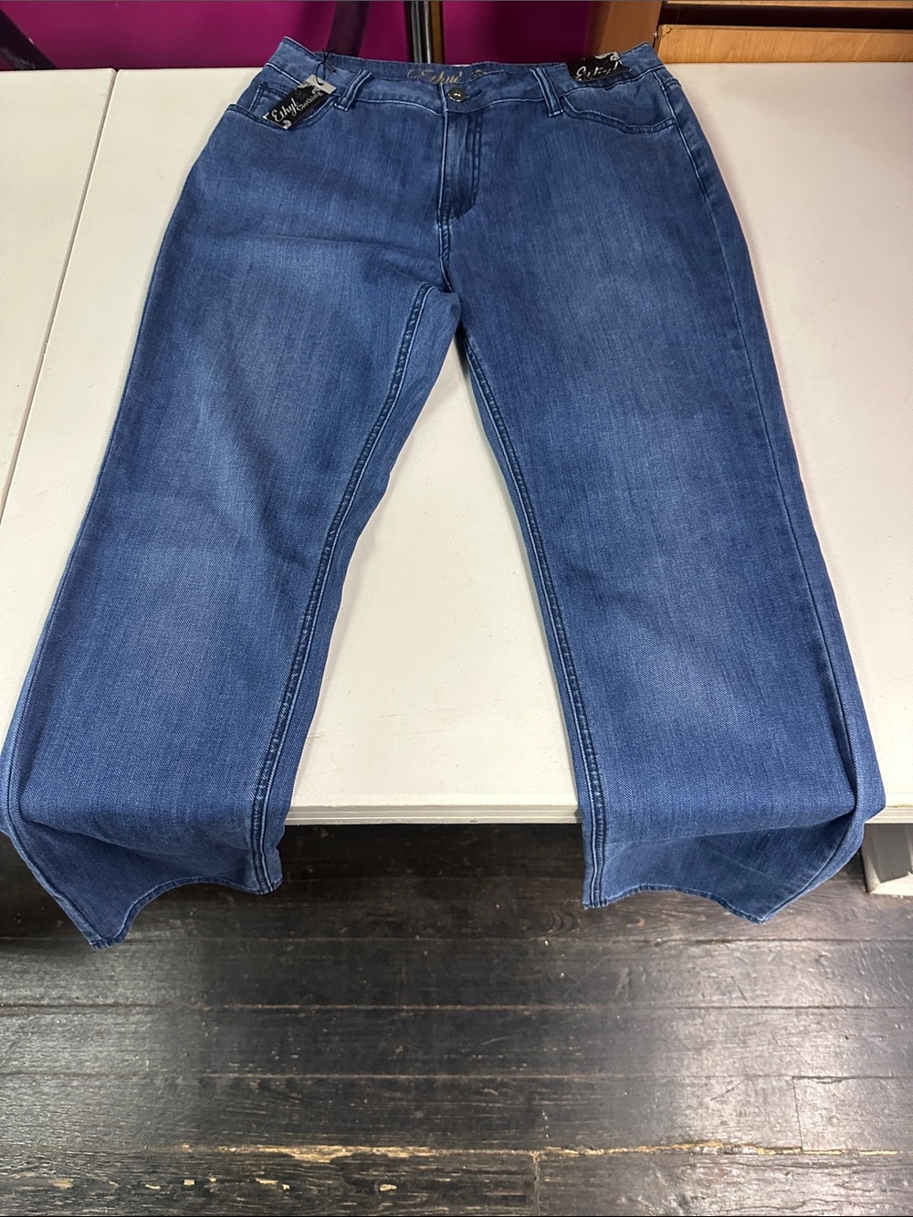 Women's Straight Leg Jeans in Medium Blue NWT Size 12